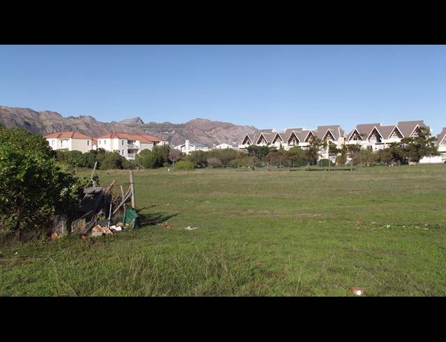 8,524M² VACANT LAND FOR SALE IN WHISPERING PINES